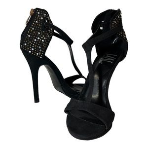 UNSensored Black Embellished T Strap Heels Sandals SZ 7